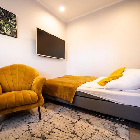 Kolorowe Apartamenty W Mielnie! 350M Od Plazy - 100M Od Jeziora! Mielno  Buitenkant foto